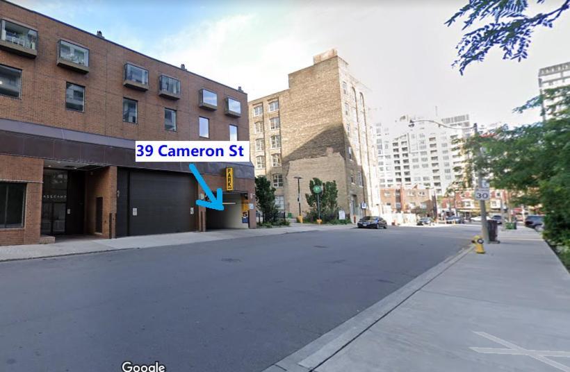 Basemewnt Room With Private Bathroom 36C Toronto Exterior foto
